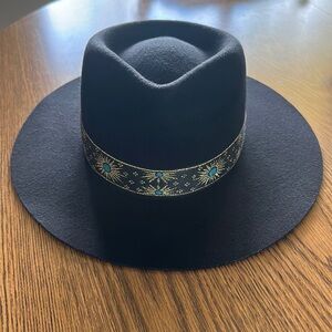 NWT! Size 55/S Lack of Color “The Phoenix” black fedora with ribbon